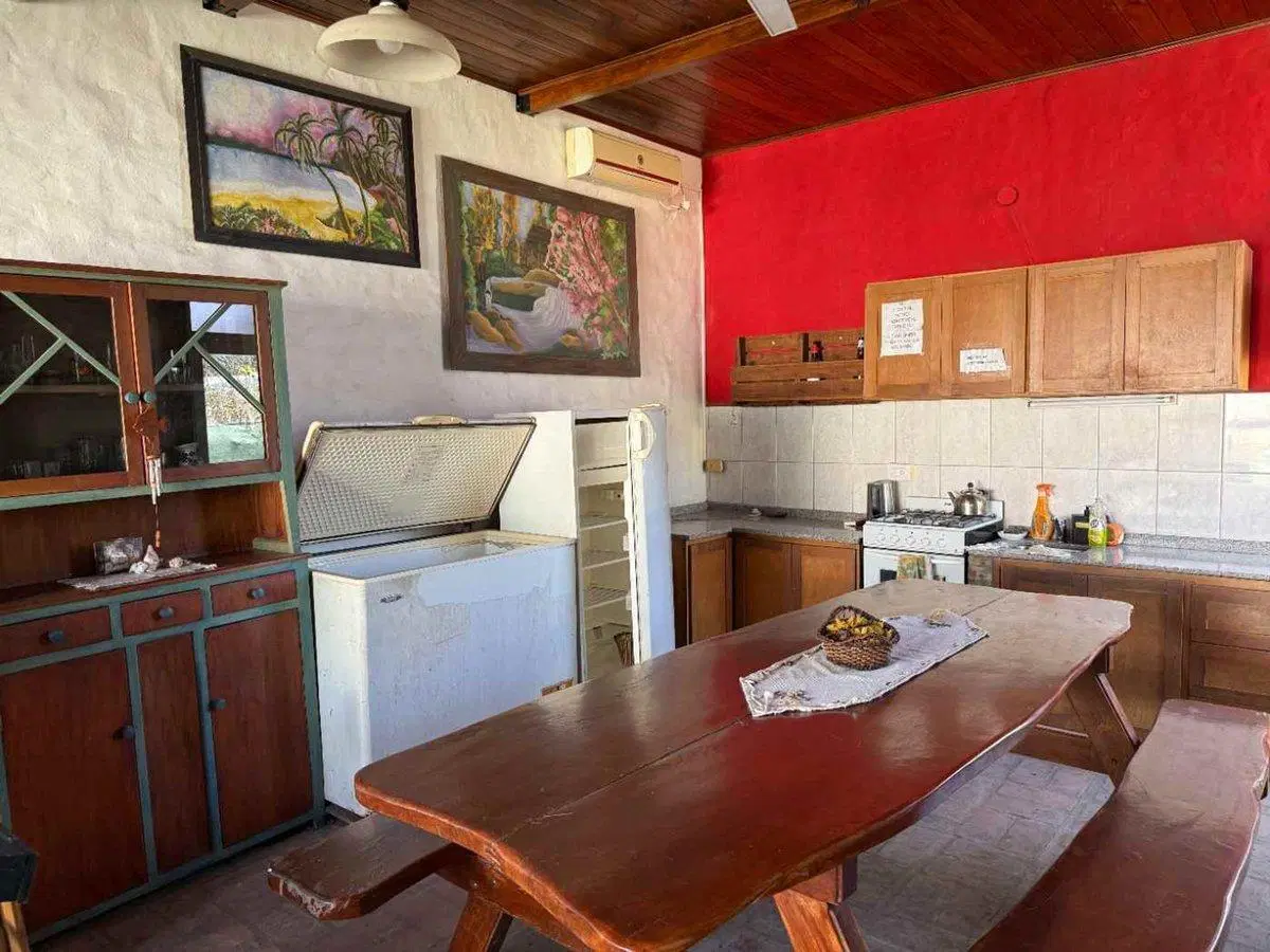 VENTA GALPÓN / QUINCHO / PILETA / AV BRASIL 8