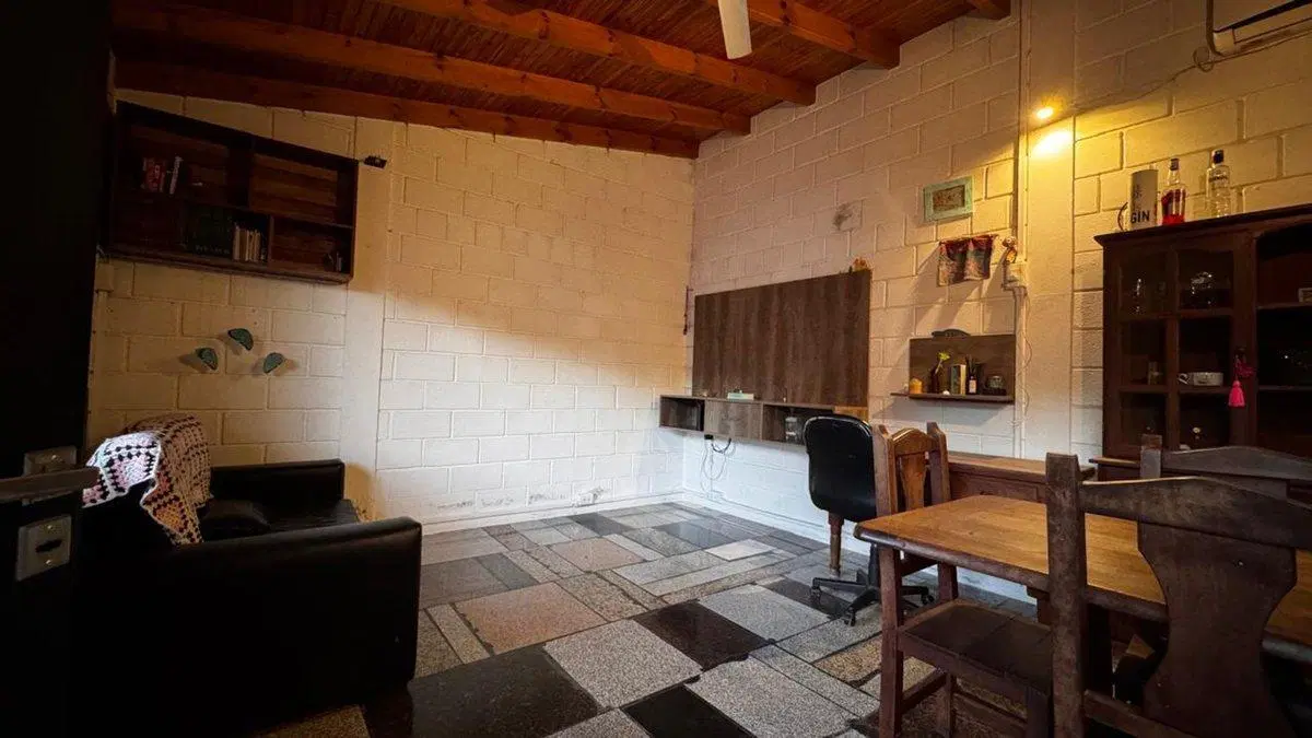 VENTA CASA 3 DORMITORIOS  PATIO y COCHERA 4