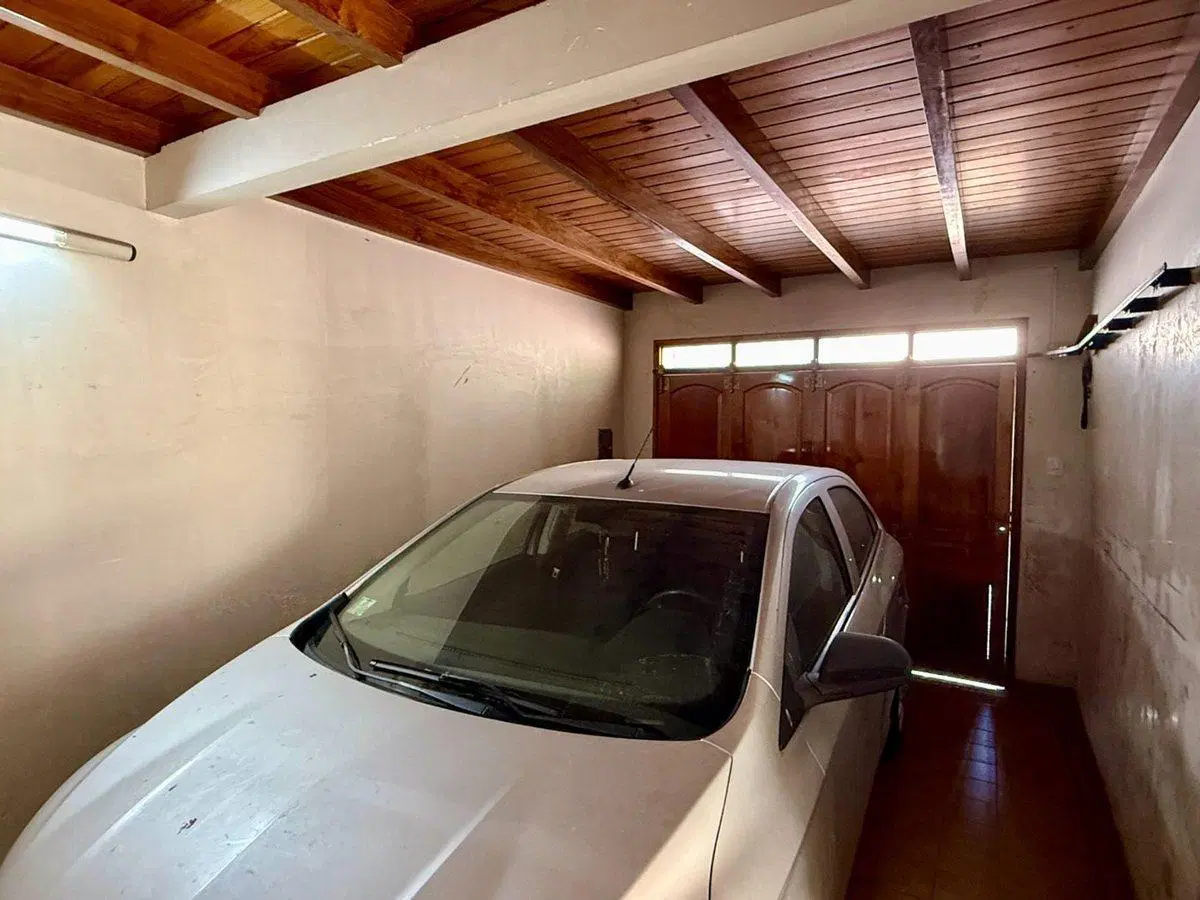VENTA/CASA 4 DORMITORIO/CENTRO/RAFAELA 5