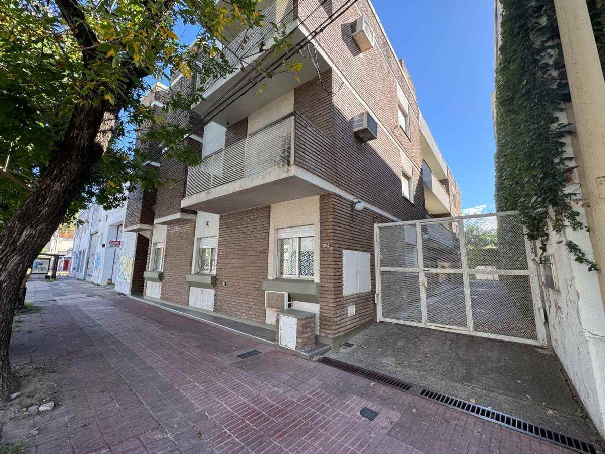 Foto de VENTA / DEPARTAMENTO / CENTRICO / COCHERA, imagen 1