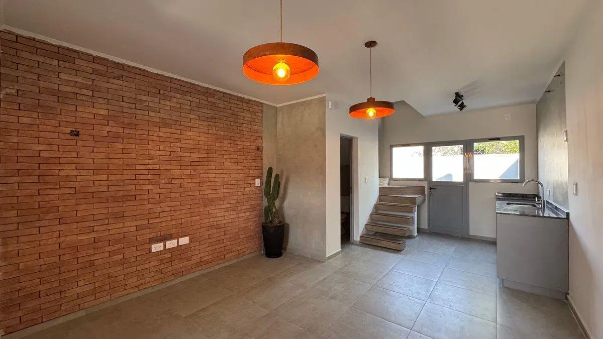 VENTA DUPLEX/2 DORM./COCHERA/Bo.Amancay 4