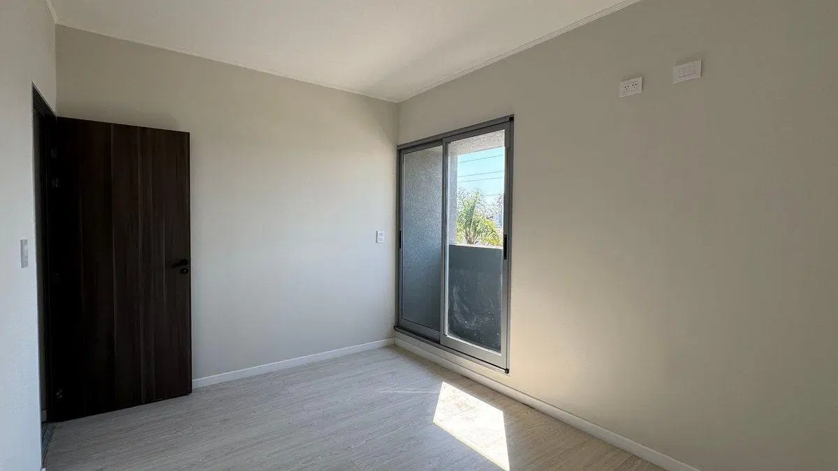 VENTA DUPLEX/ 2 DORMITORIOS/Bo.AMANCAY 5