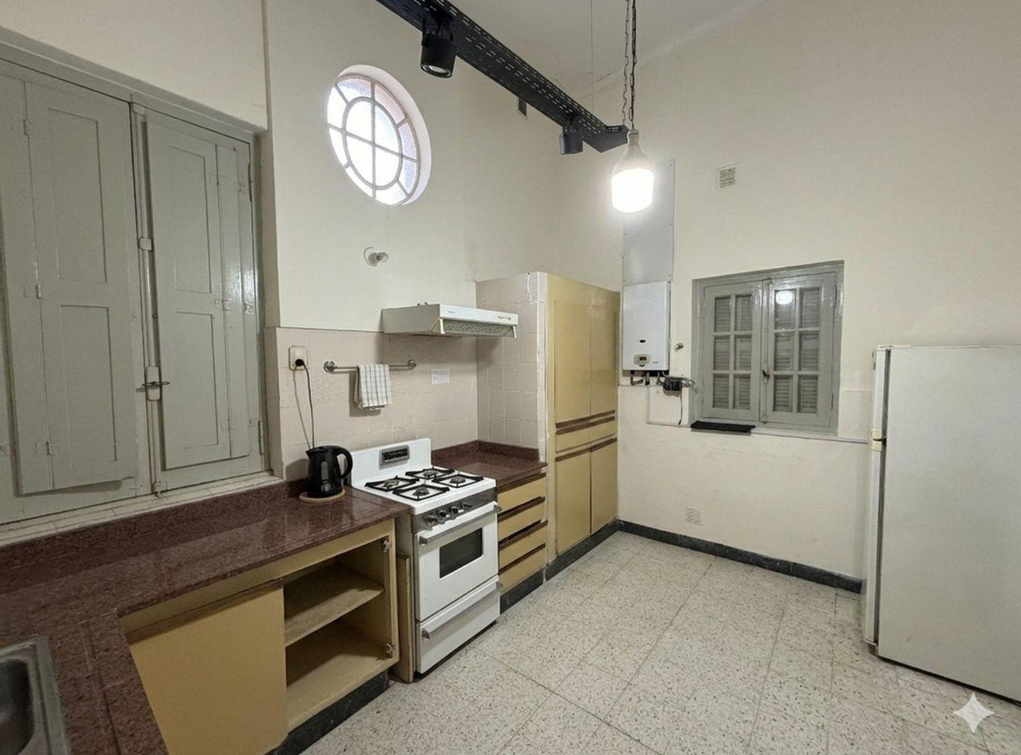 Foto de REMAX / VENDE / CASA / CENTRICA / SERVICIOS, imagen 2