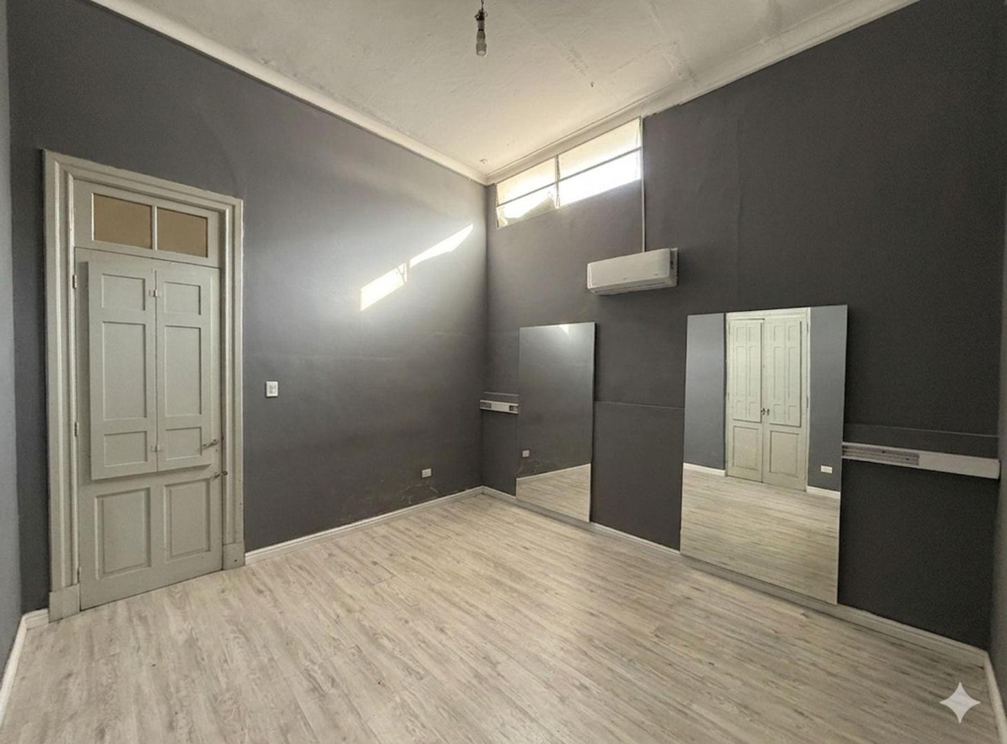Foto de REMAX / VENDE / CASA / CENTRICA / SERVICIOS, imagen 4