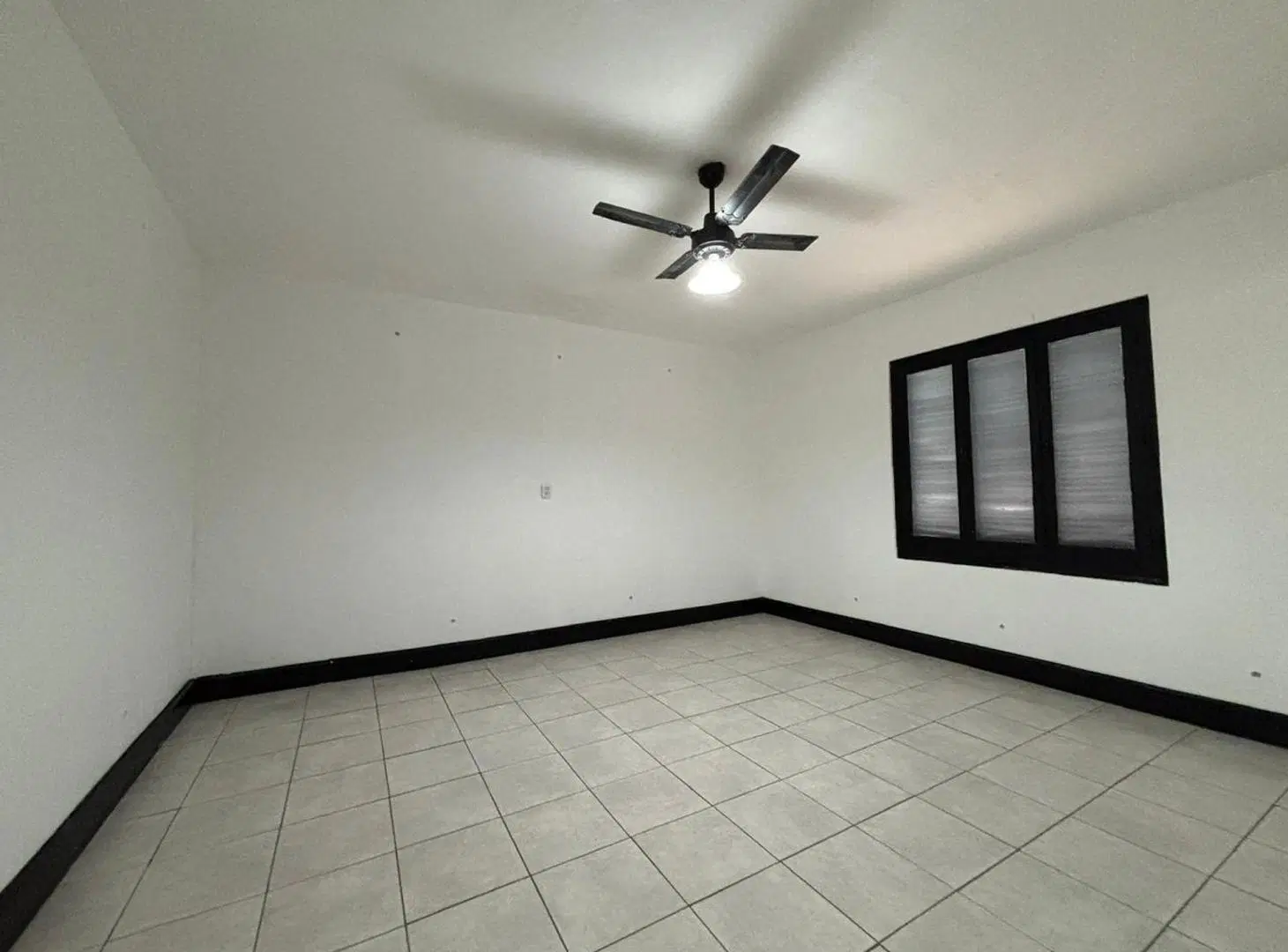 VENTA / CASA / 2 DORMITORIOS COCHERA / VILLA ROSAS 4