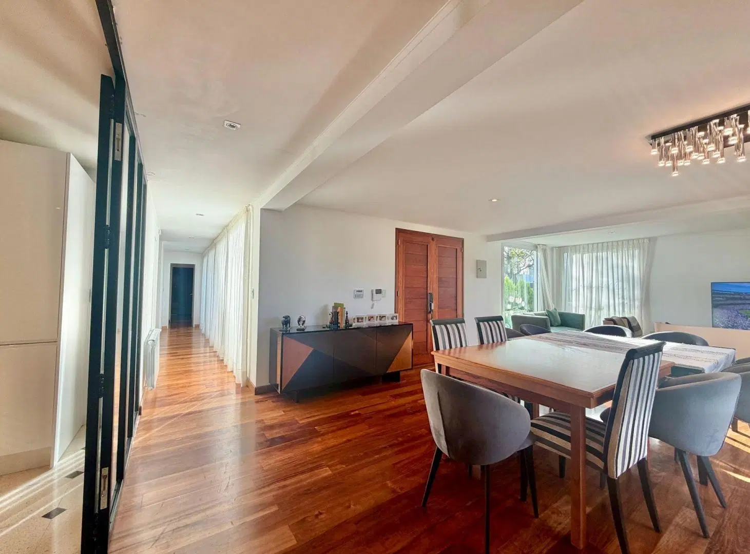 VENTA/ VIVIENDA CALIDAD PREMIUM/ QUINCHO/ PILETA 5
