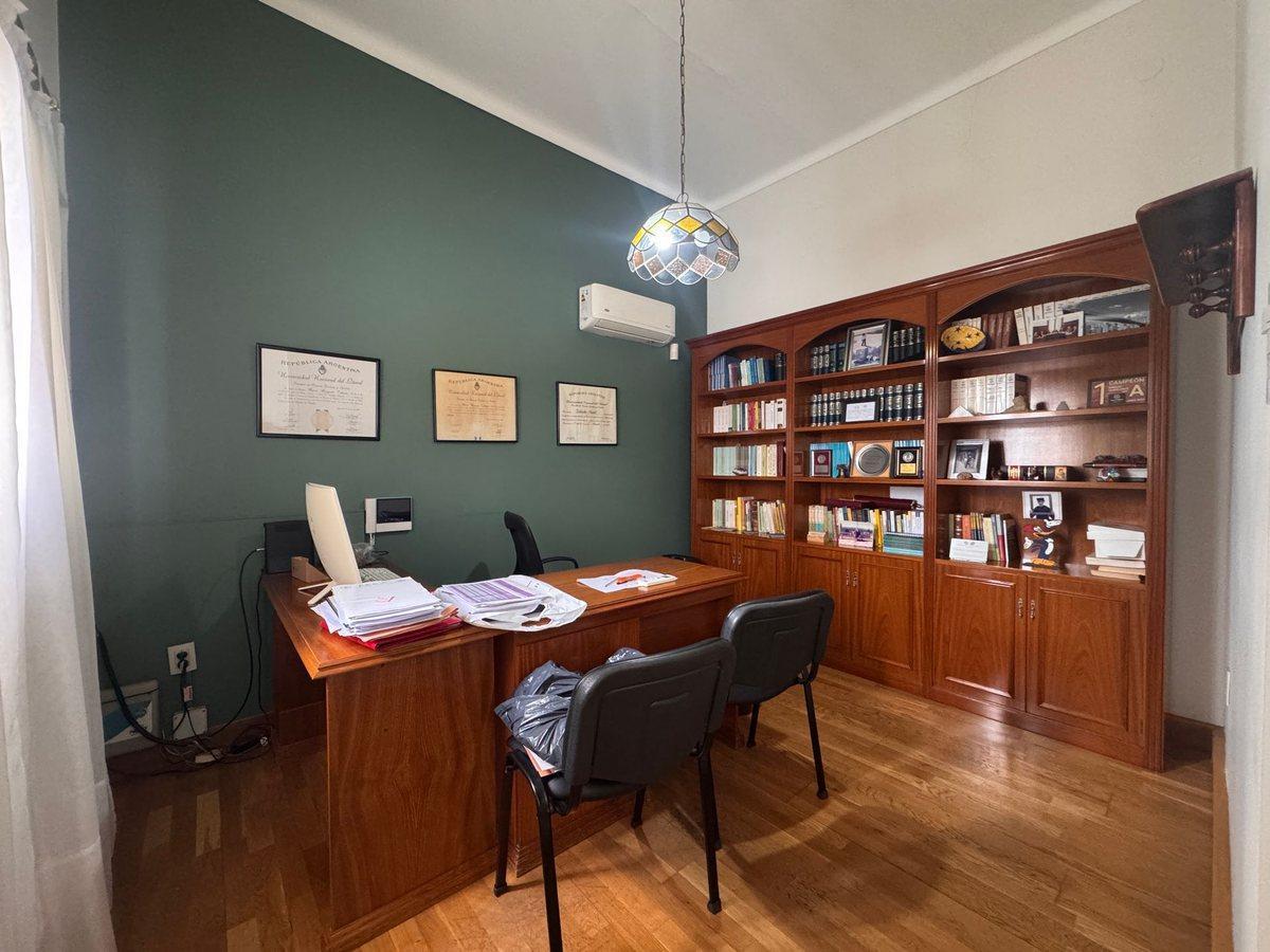 Foto de VENTA CASA CENTRICA 2 DORMITORIOS SERVICIOS, imagen 3