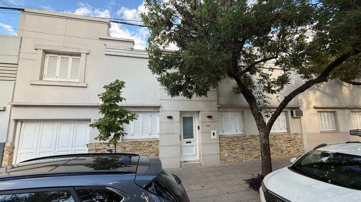 Foto de VENTA CASA CENTRICA 2 DORMITORIOS SERVICIOS, imagen 4