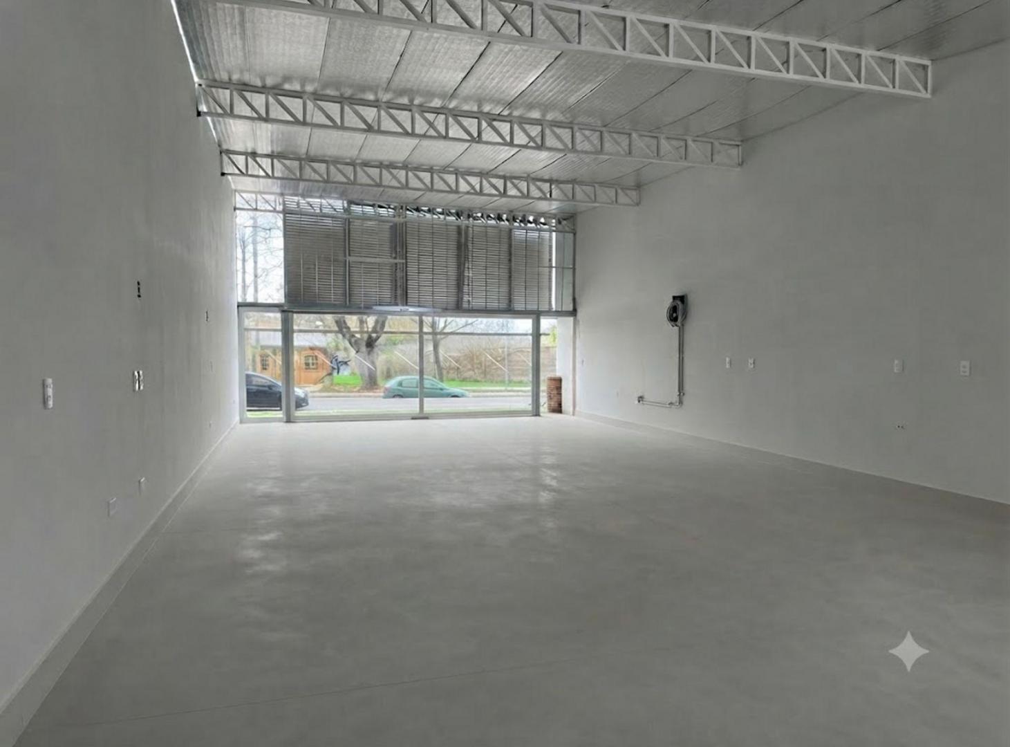 Foto de ALQUILER LOCAL COMERCIAL/2 BAÑOS, imagen 2