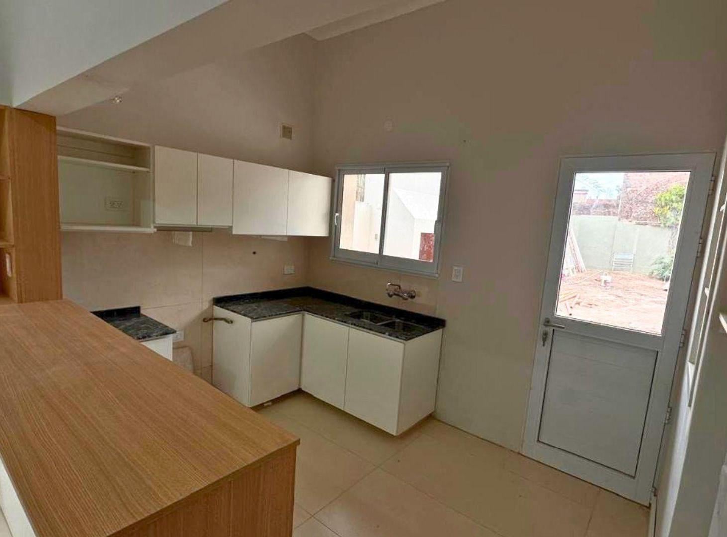 Foto de CASA RECICLADA / TODOS LOS SERVICIOS / 3-4 DORM, imagen 4