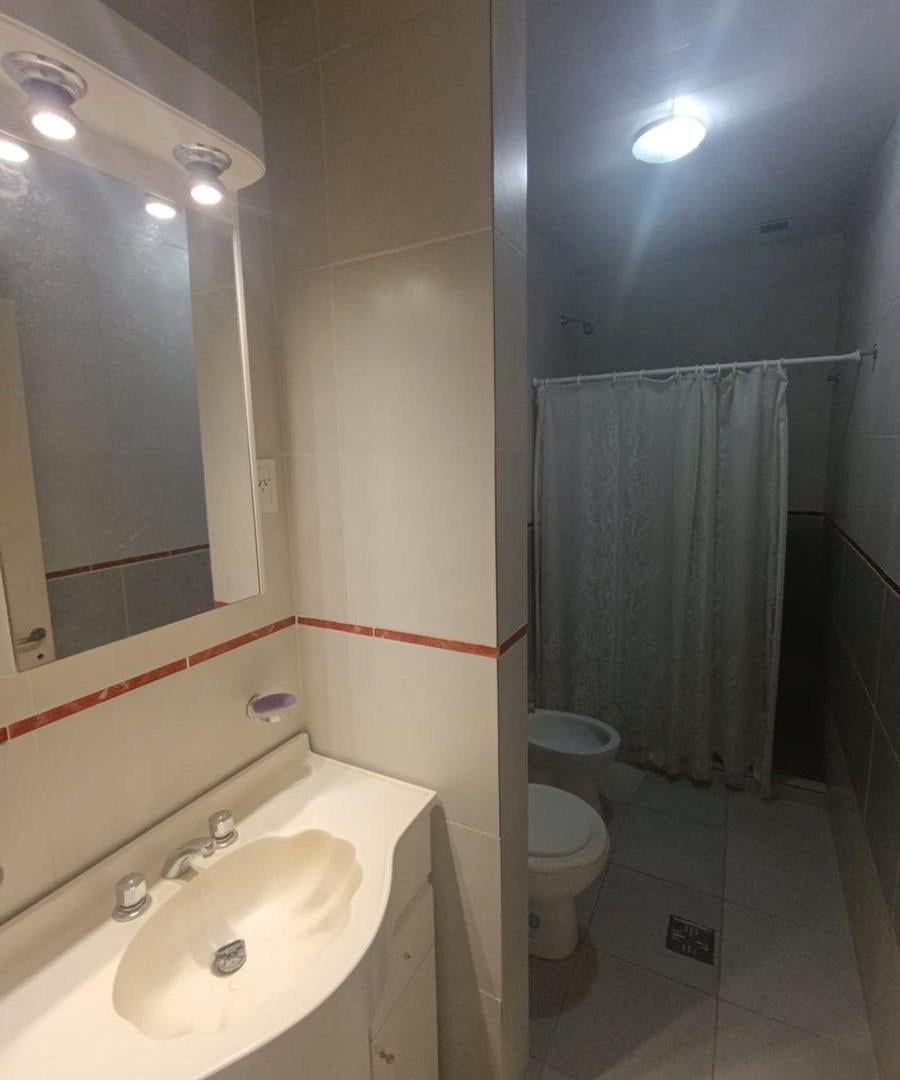Foto de VENTA/ DEPARTAMENTO/ 1 DORMITORIO/ VILLA ROSAS., imagen 2