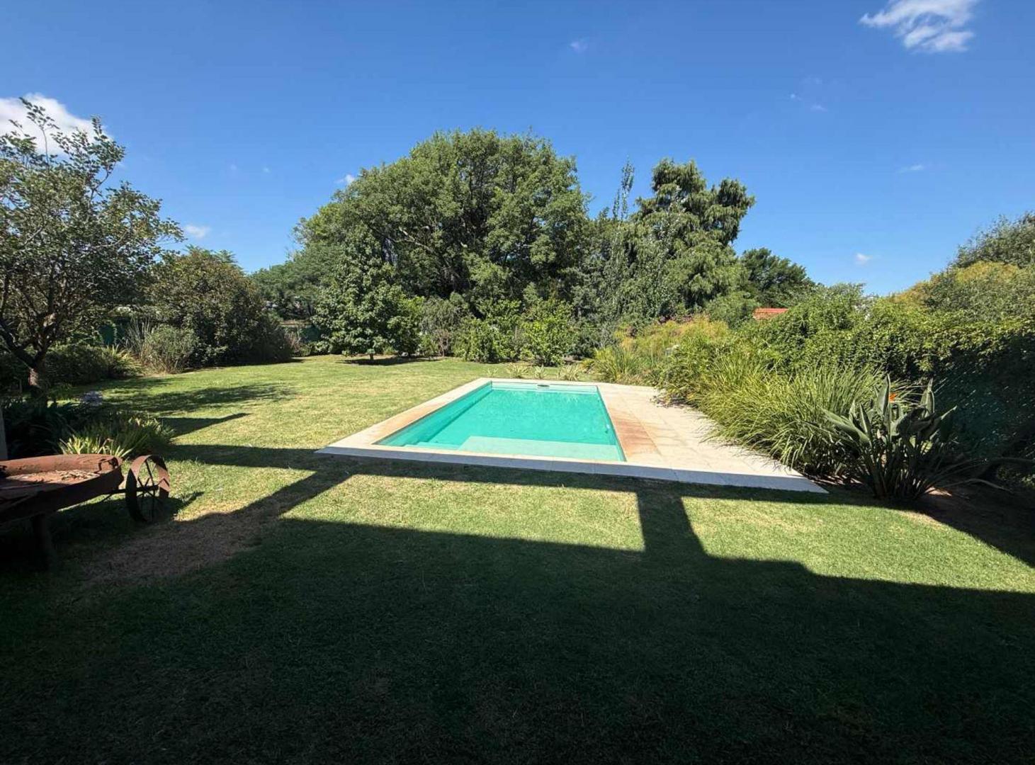 Foto de VENTA/CASA EN CONSTRUCCIÓN/PILETA/B° V. LOS ALAMOS, imagen 2