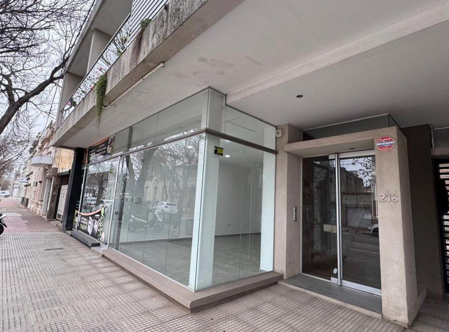Foto de ALQUILER CENTRICO / LOCAL COMERCIAL, imagen 1