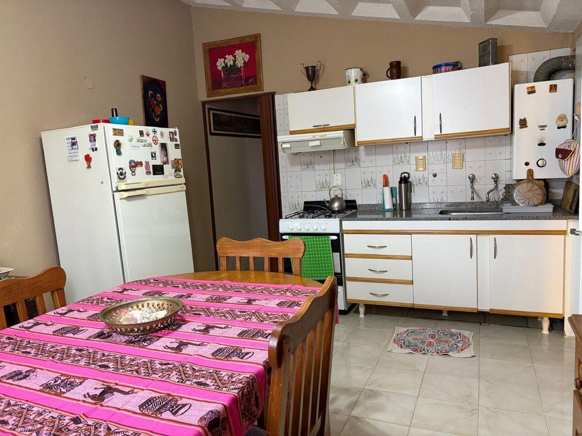 Foto de VENTA CASA 2 DORMITORIOS /COCHERA /PATIO /DEPOSITO, imagen 1