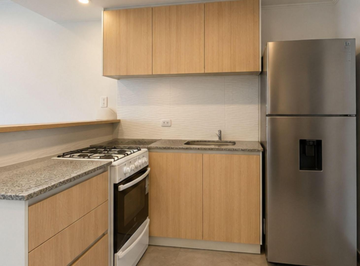 Foto de VENTA/ DEPARTAMENTO / 1 DORMITORIO /PATIO /COCHERA, imagen 3