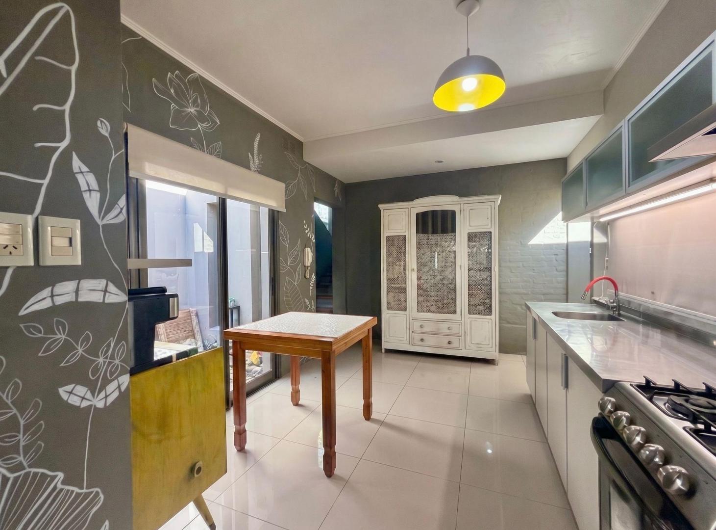 Foto de VENTA/VIVIENDA/PATIO VERDE/PILETA/SERV./B°BELGRANO, imagen 5