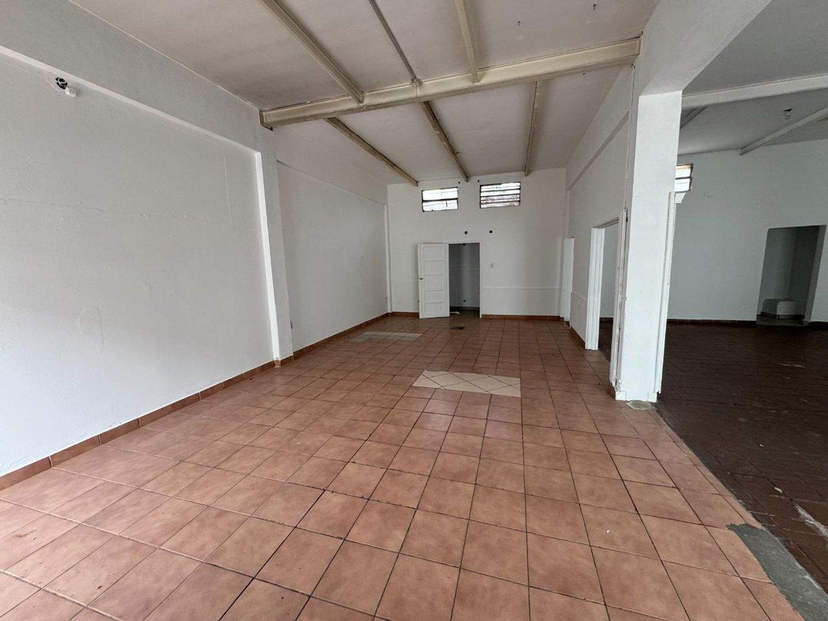 Foto de VENTA/ 3 LOCALES COMERCIALES / CENTRICOS, imagen 2