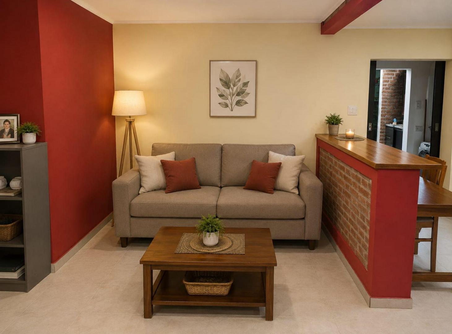 Foto de REMAX/ VENDE /CASA DE 2 DORMITORIOS/DOS COCHERAS, imagen 2