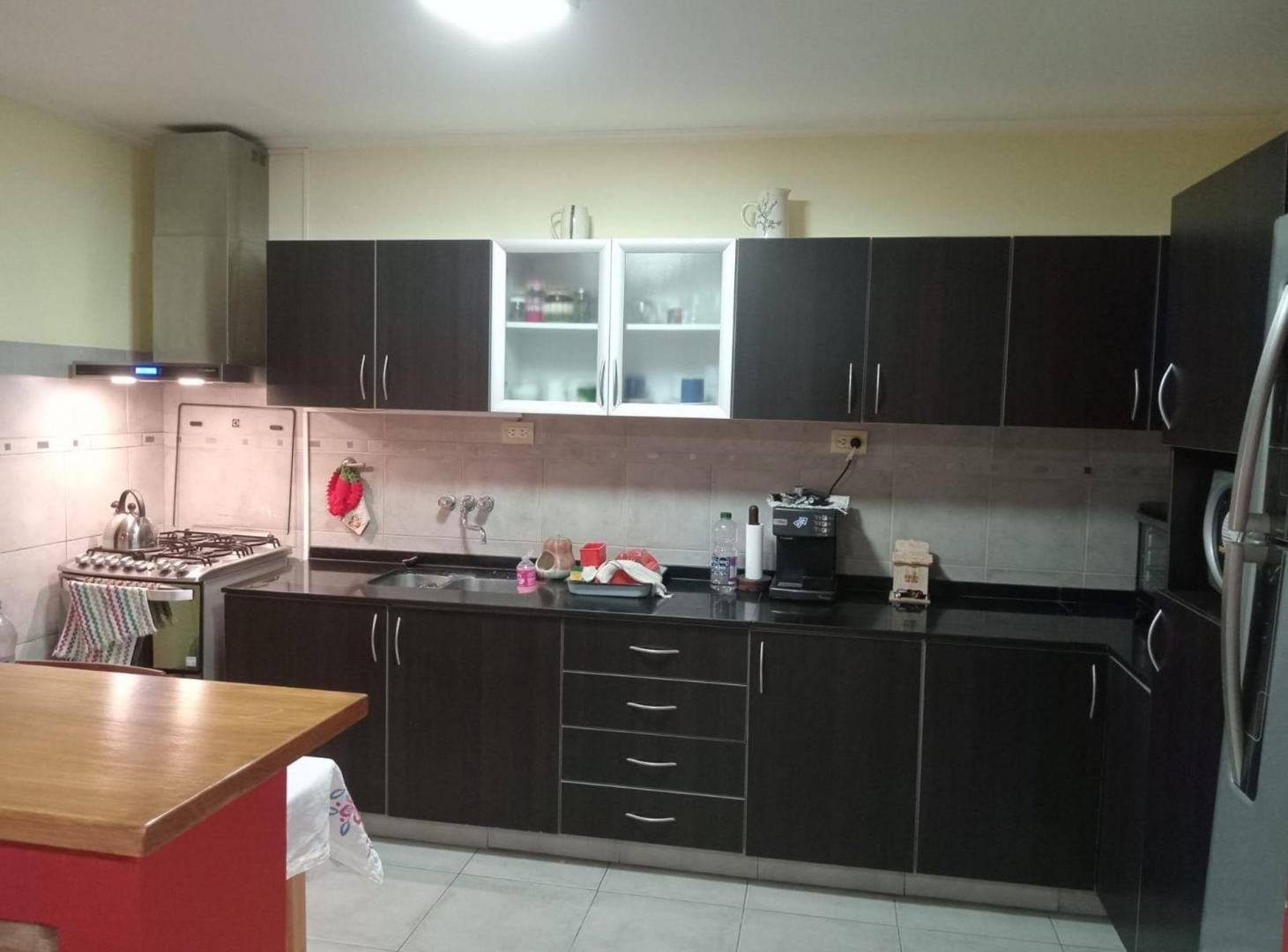 Foto de REMAX/ VENDE /CASA DE 2 DORMITORIOS/DOS COCHERAS, imagen 3