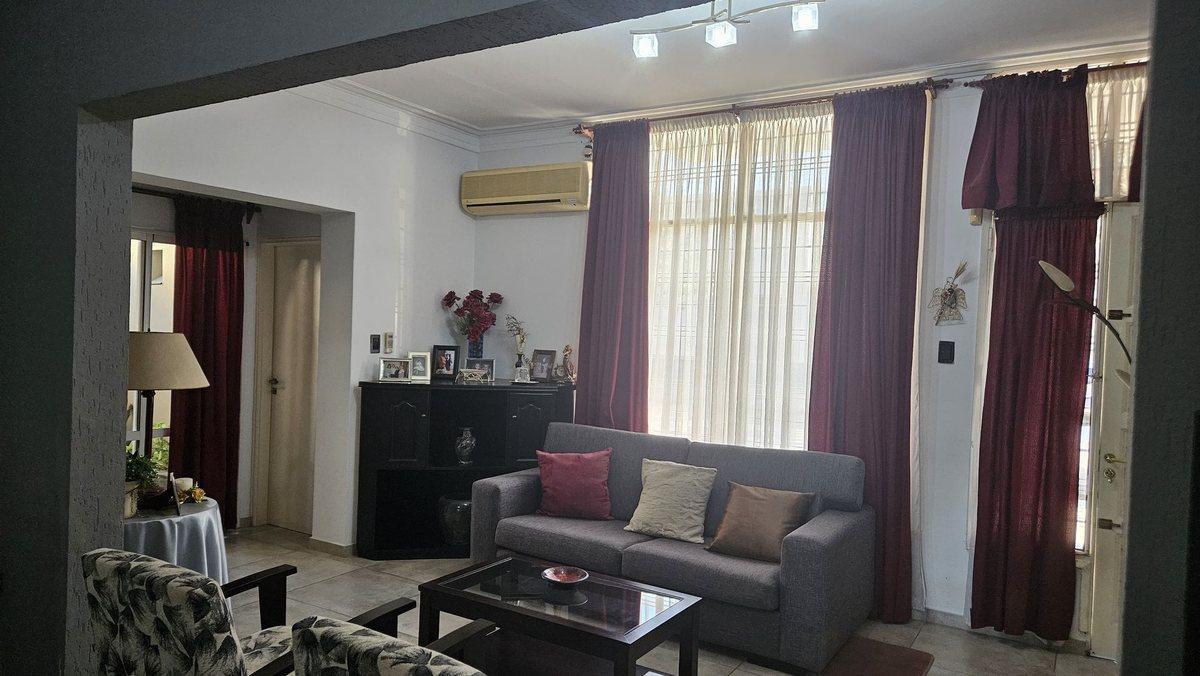 Foto de VENTA/CASA/3 DORMITORIOS/Bª 9 DE JULIO, imagen 3