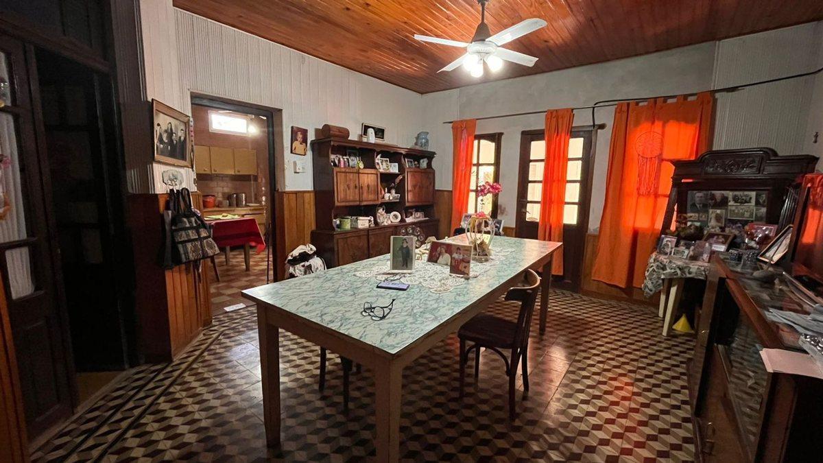 VENTA/CASA/CERES/A REFACCIONAR/OPORTUNIDAD