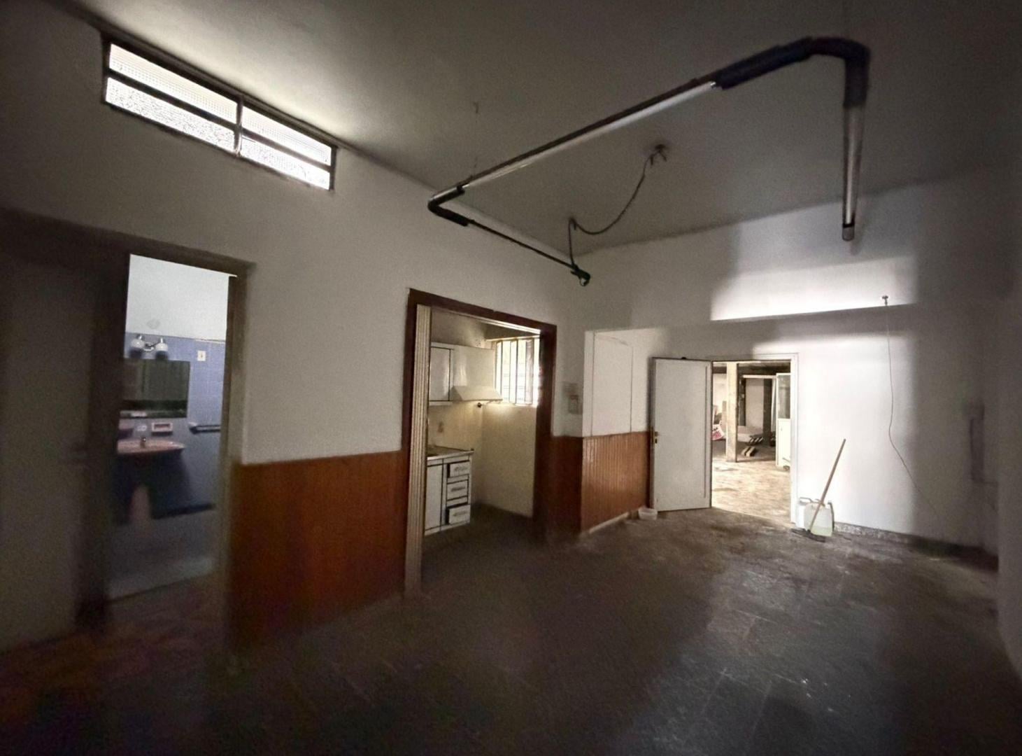 Foto de REMAX/VENDE/GALPON/OFICINAS/LOCALCOMERCIAL, imagen 2
