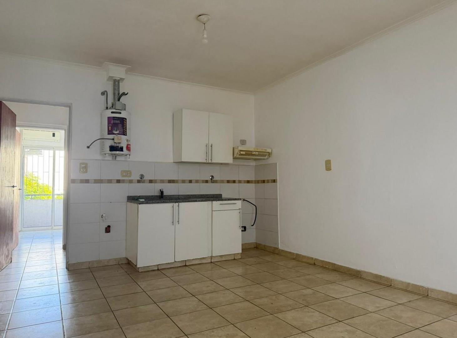 Foto de ALQUILER/DEPTO/ CÉNTRICO/ 1 DORMITORIO/ SERVICIOS., imagen 2