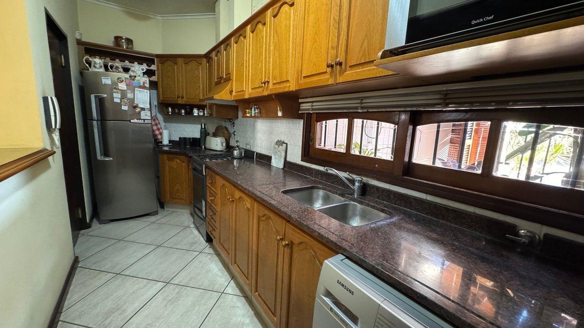 Foto de VENTA CASA PIZZURNO/3DORM/PILETA/QUINCHO/SERVICIOS, imagen 4