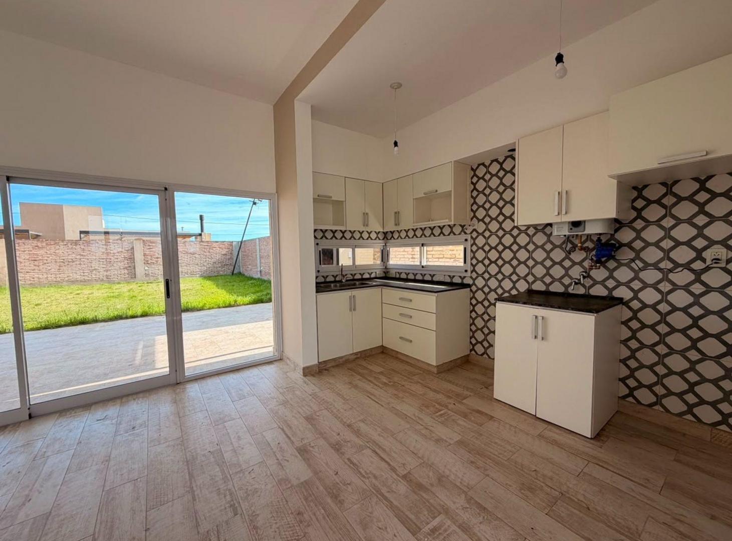 Foto de REMAX ALQUILA /CASA /A ESTRENAR /2 DORMITORIOS, imagen 3