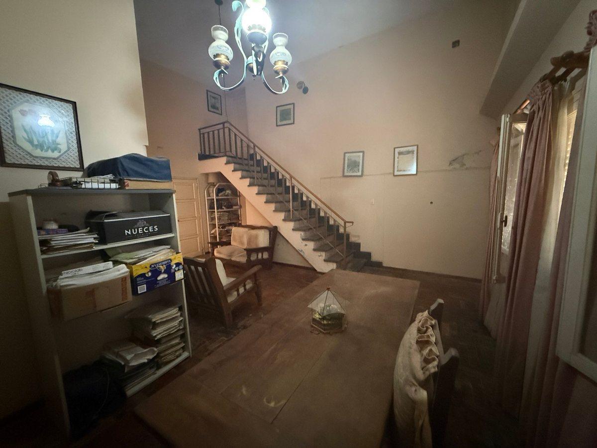 Foto de VENTA/CASA 3 DORMITORIOS/SOBRE AVENIDA, imagen 2