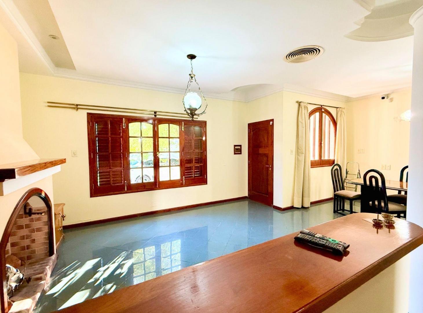 Foto de VENDE/CASA 3 DORMITORIOS/CENTRO/SERVICIOS/RAFAELA, imagen 1