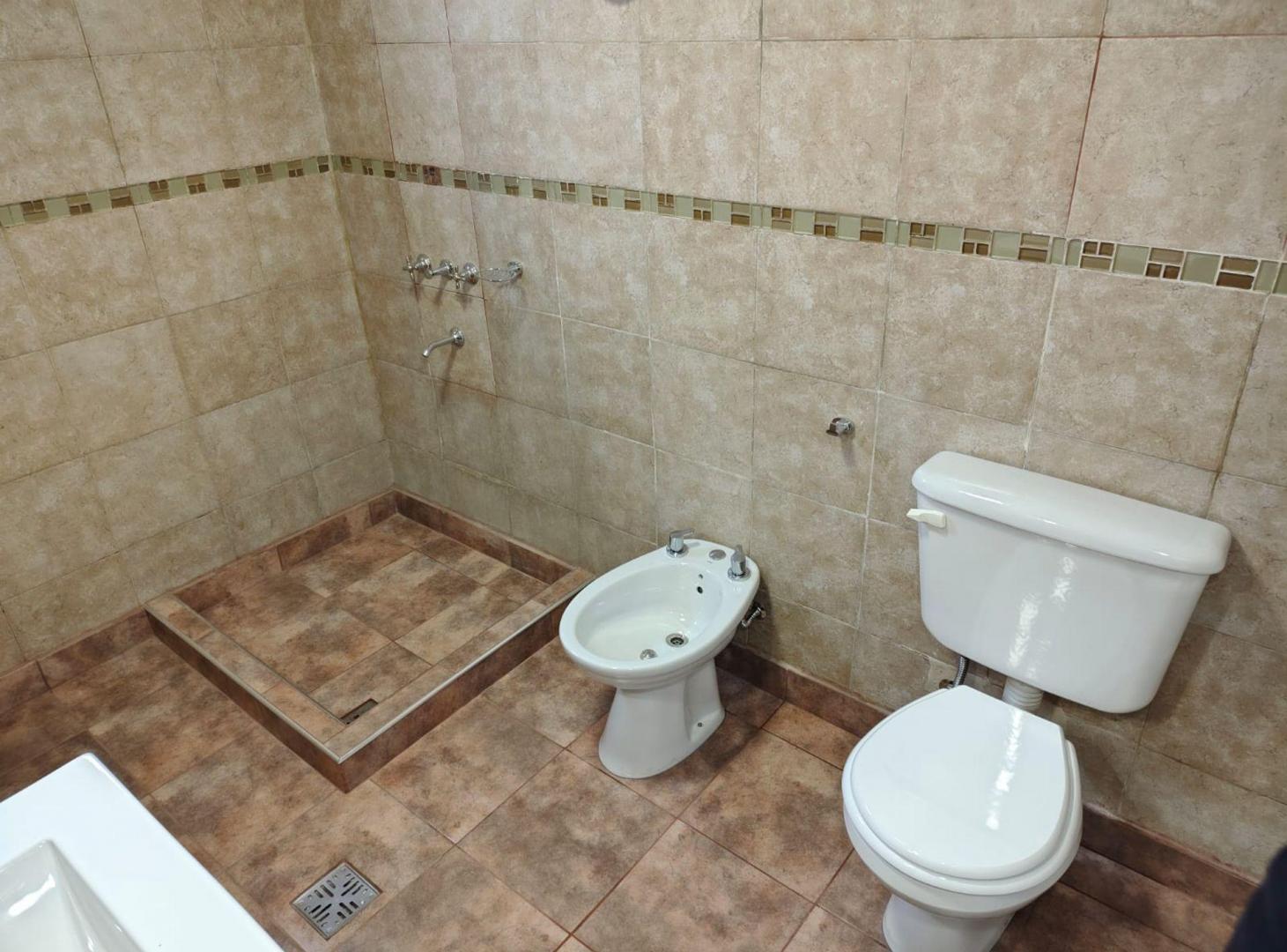 Foto de REMAX/VENDE/CASA DE DOS DORMITORIOS/APTA CREDITO, imagen 3