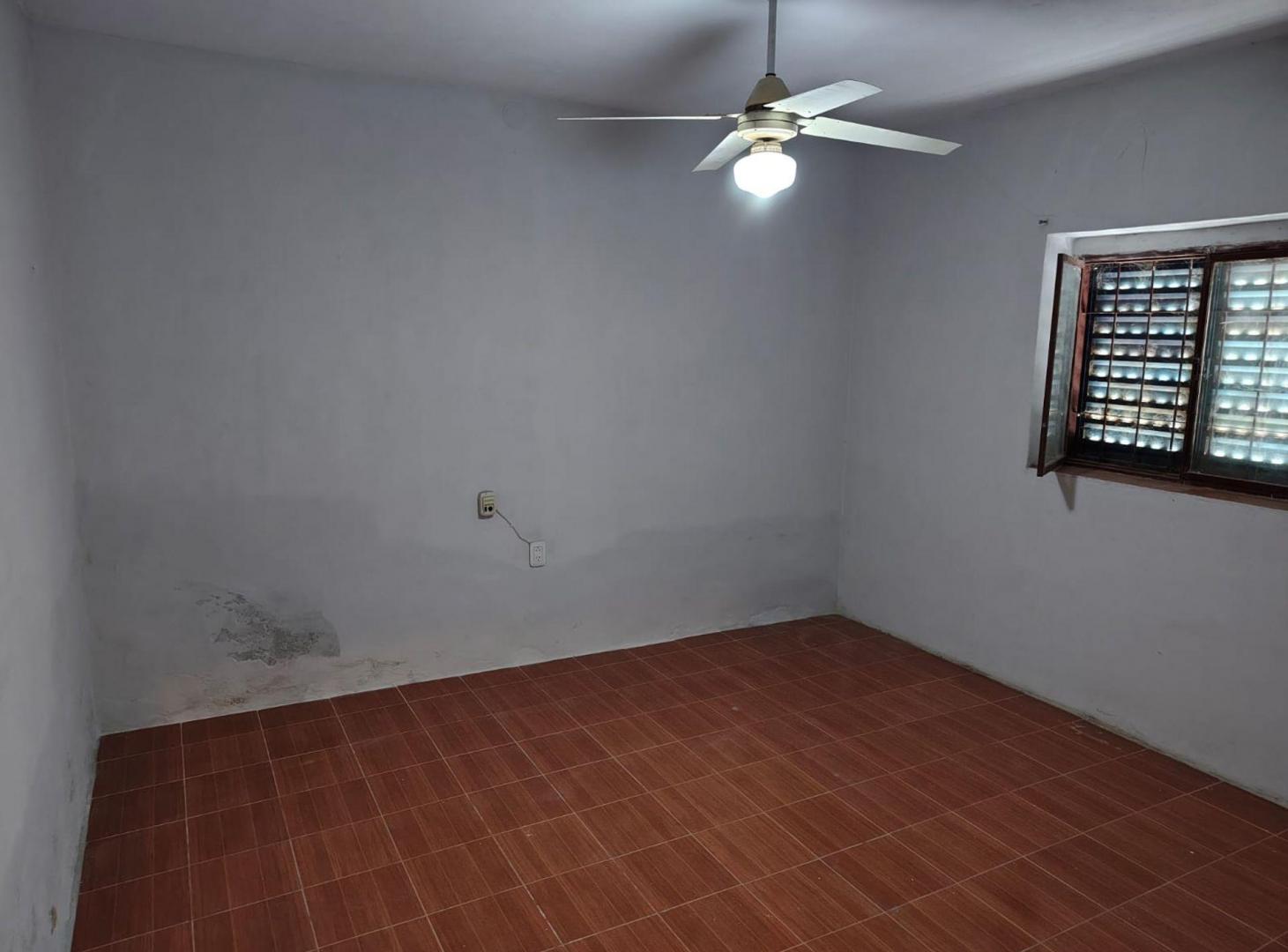 Foto de REMAX/VENDE/CASA DE DOS DORMITORIOS/APTA CREDITO, imagen 2