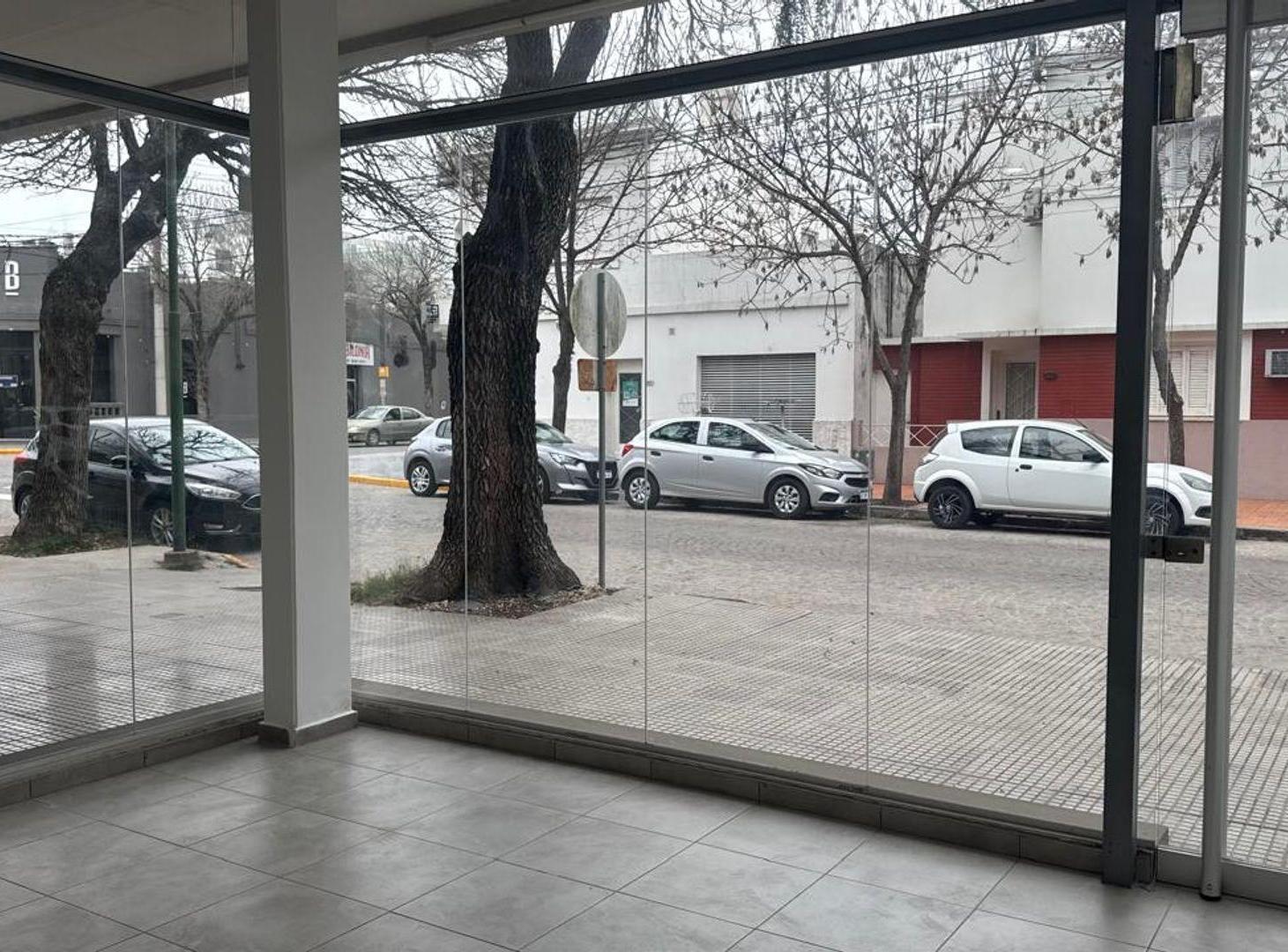 Foto de ALQUILER CENTRICO / LOCAL COMERCIAL, imagen 1