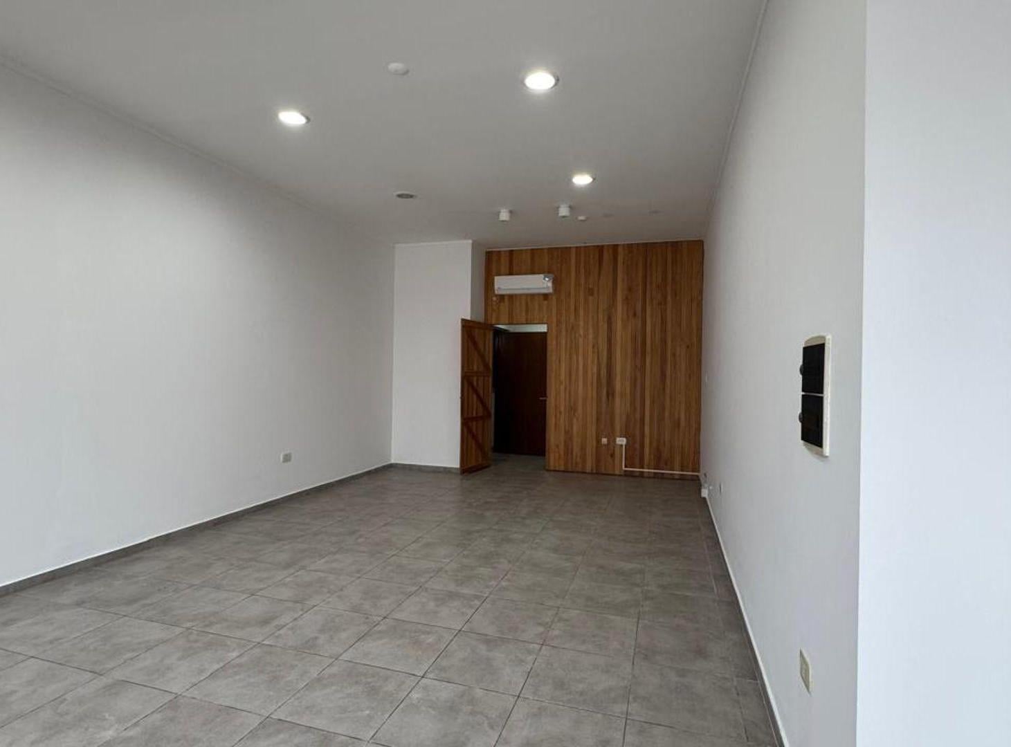 Foto de ALQUILER CENTRICO / LOCAL COMERCIAL, imagen 4