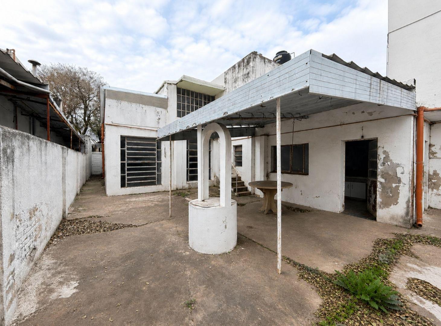 Foto de REMAX/ VENDE/ CASA CENTRICA/A RECICLAR, imagen 5