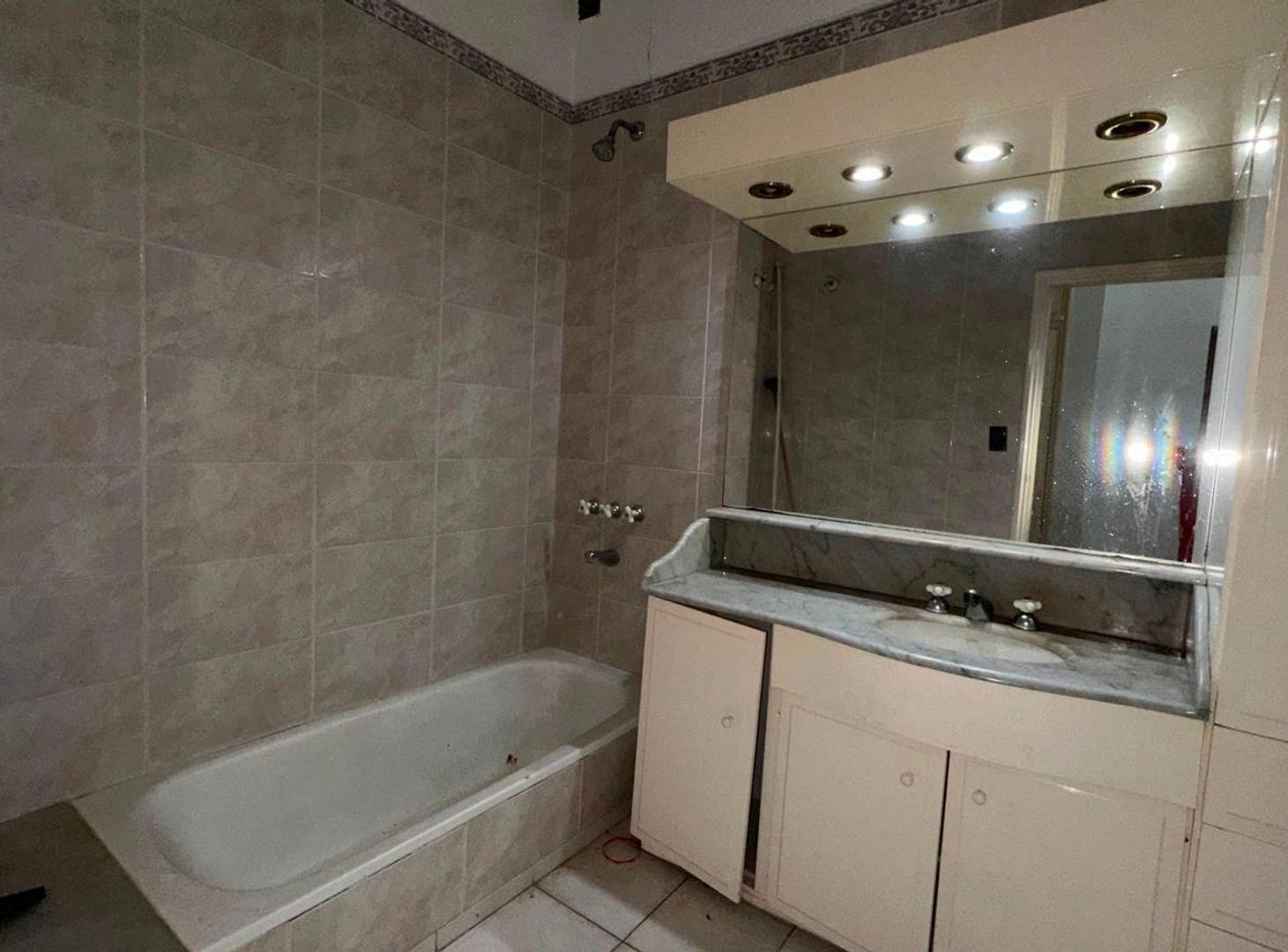 Foto de VENTA/CASA/3DORM./PILETA/B°CENTRAL CORDOBA, imagen 2