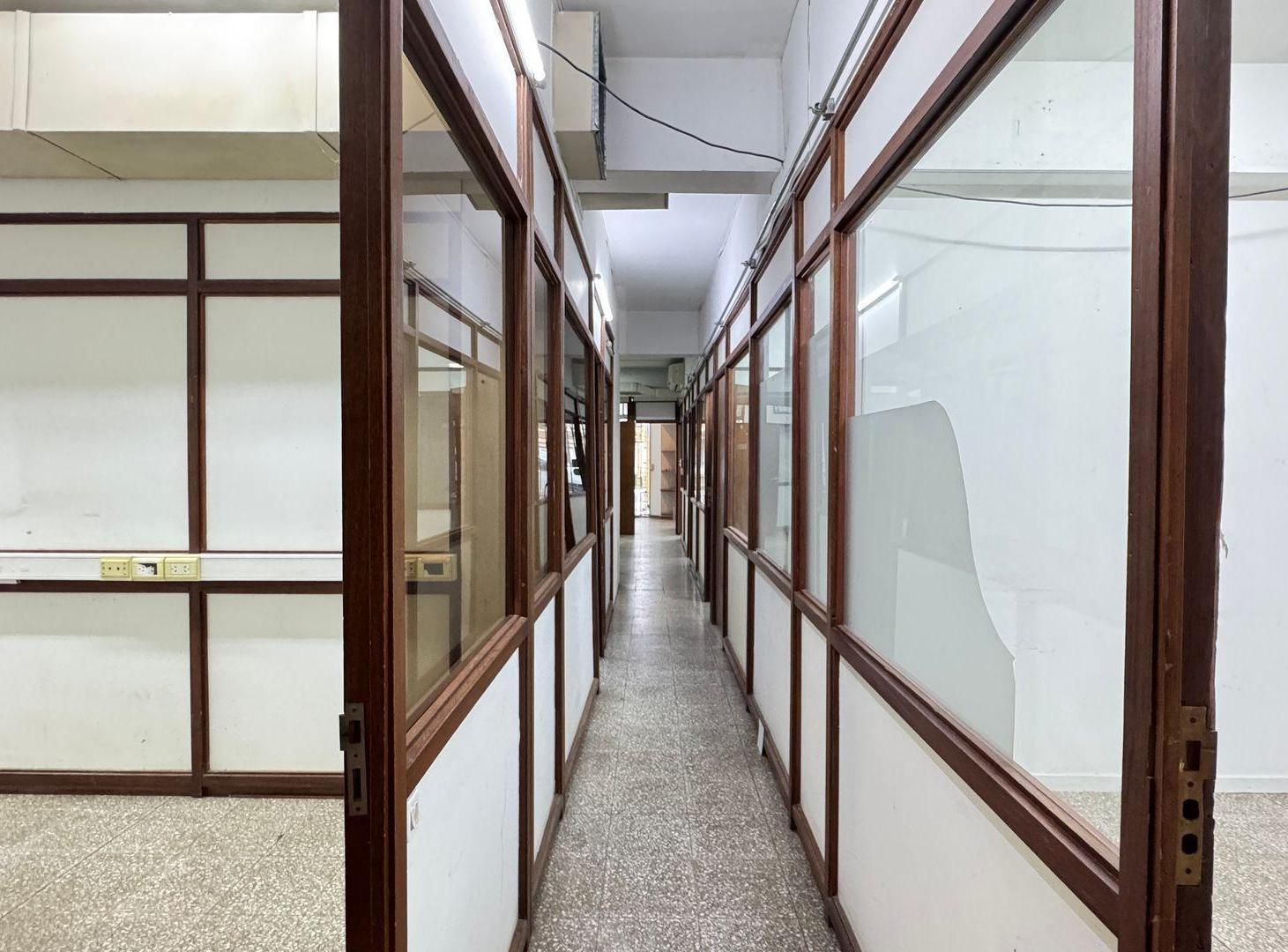 Foto de ALQUILER/ SALON COMERCIAL / OFICINAS, imagen 5