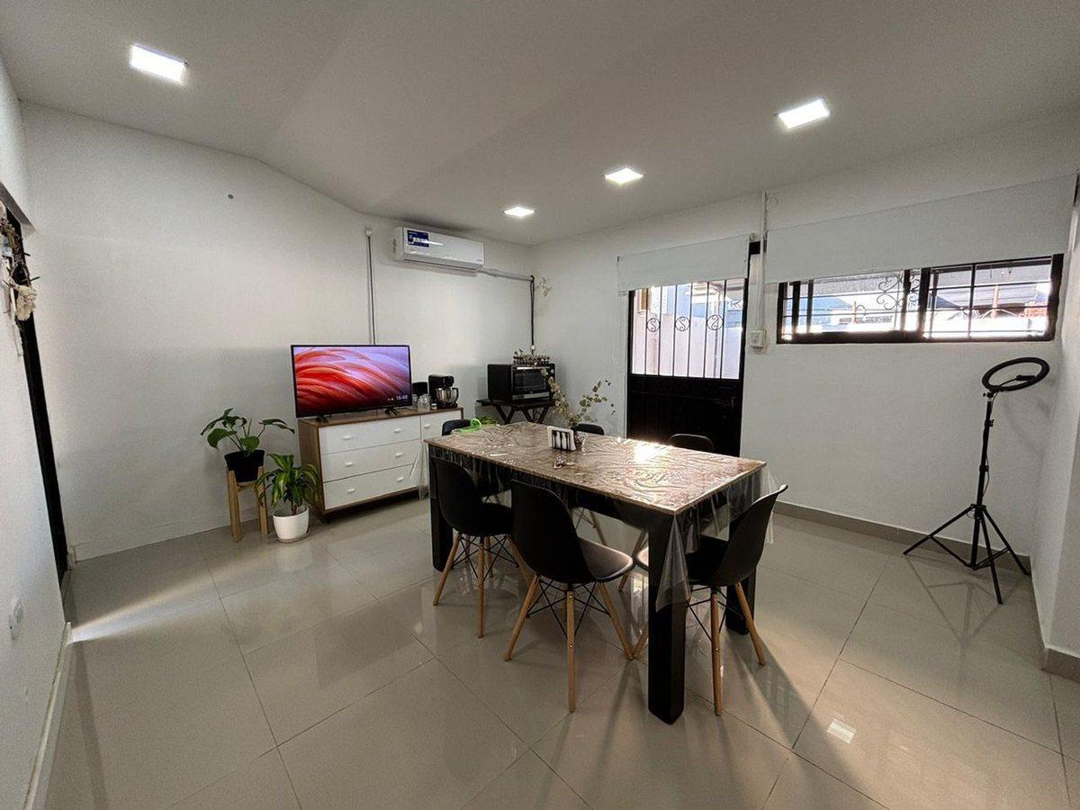 Foto de VENTA / CASA / 2 DORMITORIOS COCHERA / VILLA ROSAS, imagen 3