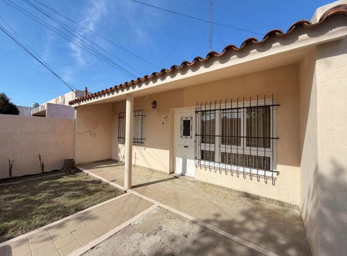 Foto de REMAX/VENDE/CASA/2DORM/B°9DEJULIO, imagen 2