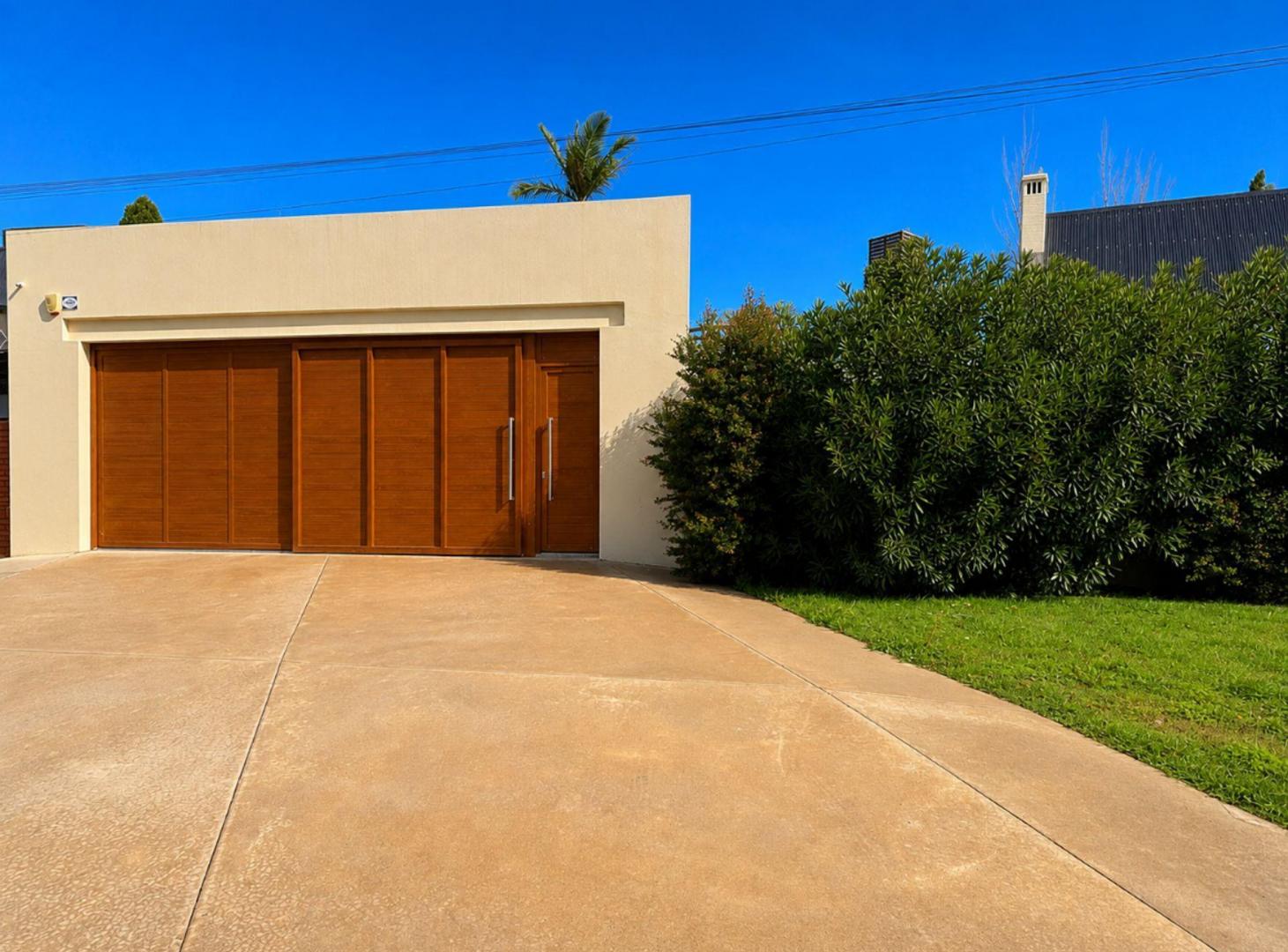 Foto de VENTA/VIVIENDA/PILETA/SERVICIOS/BRIGADIER LOPEZ, imagen 1