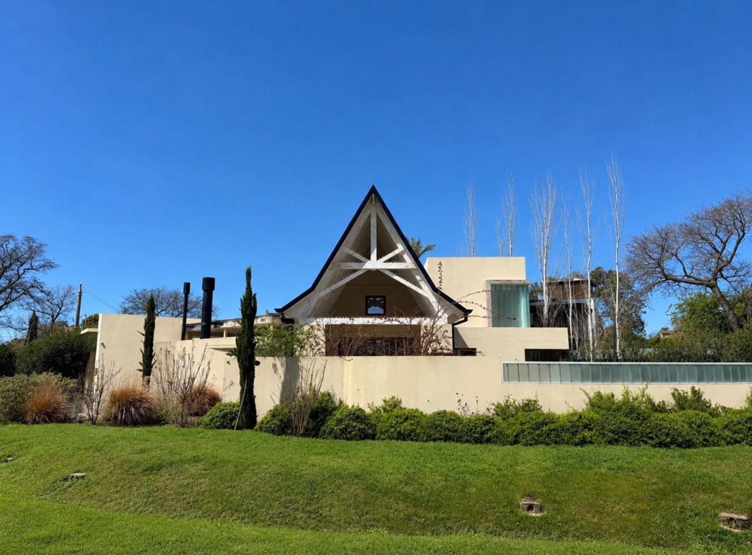 Foto de VENTA/VIVIENDA/PILETA/SERVICIOS/BRIGADIER LOPEZ, imagen 2