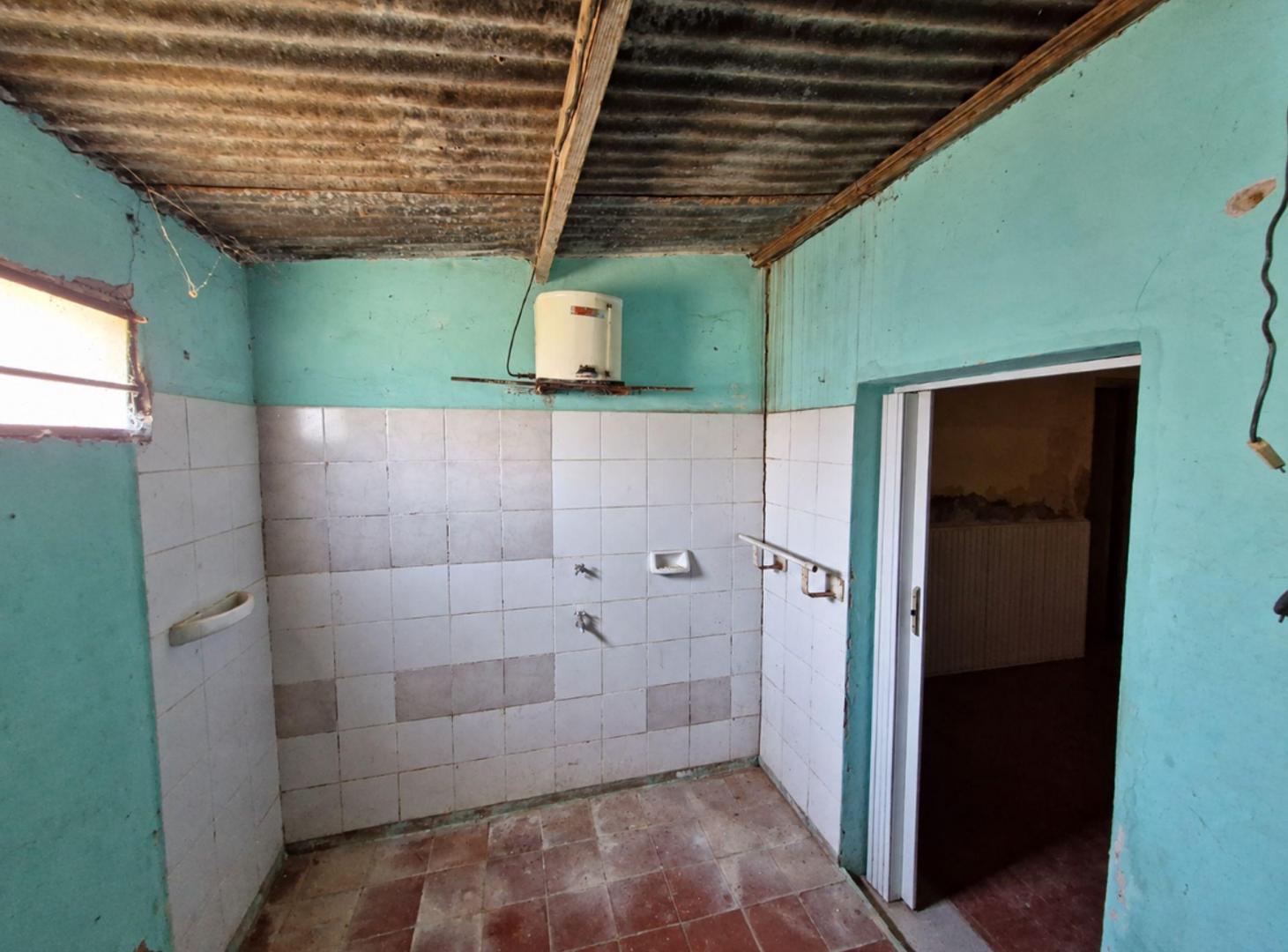 Foto de CASA/ A REFACCIONAR/ AV. ITALIA/ OPORTUNIDAD, imagen 3