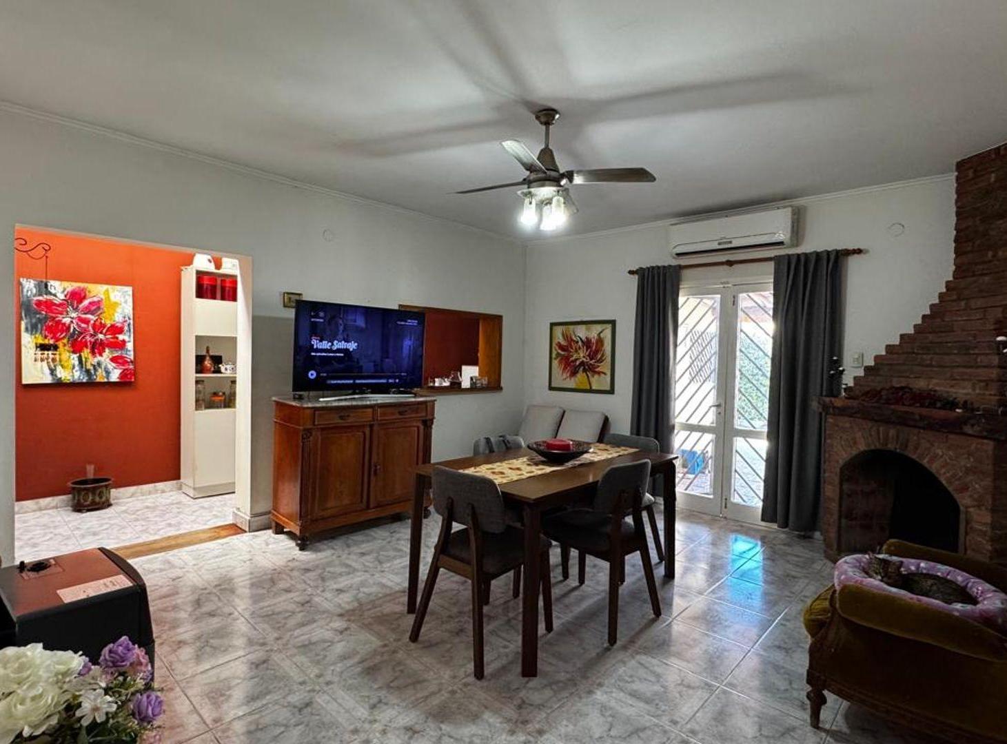 Foto de VENTA/ CASA/ DOS DORMITORIOS/ COCHERA, imagen 4
