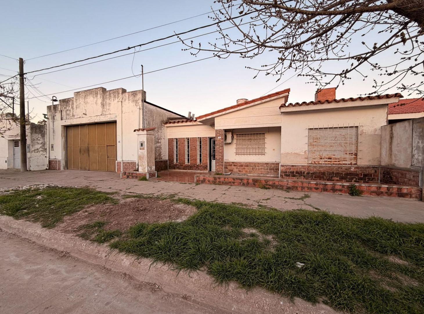 Foto de VENTA / CASA 3 DORM / GALPON 210 MT2 / ANGELICA, imagen 2