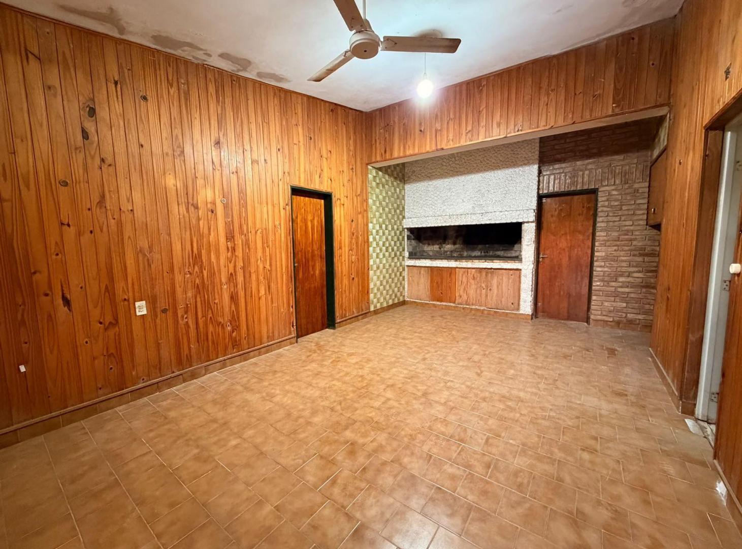 VENTA / CASA 3 DORM / GALPON 210 MT2 / ANGELICA
