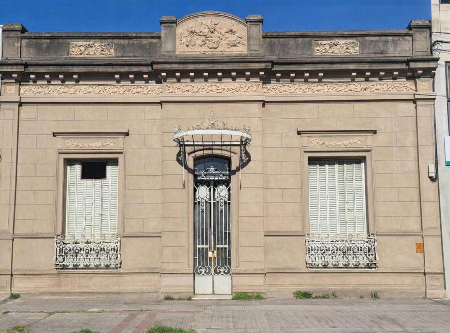 Foto de VENTA/CASA CENTRICA/GRAN LOTE/DEMOLER/RECICLAR, imagen 1