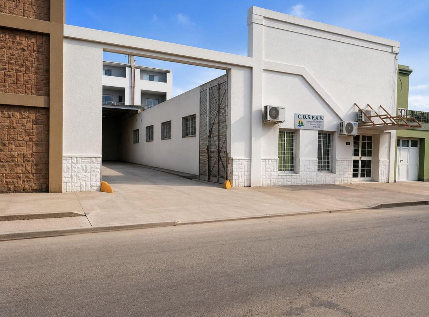 Foto de REMAX VENDE/ COMERCIAL/ GALPÓN Y OFICINAS/ RAFAELA, imagen 2