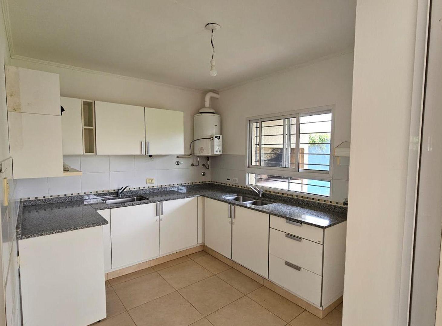 Foto de ALQUILER/CASA/2 DORM./GARAGE/B°EL BOSQUE, imagen 5