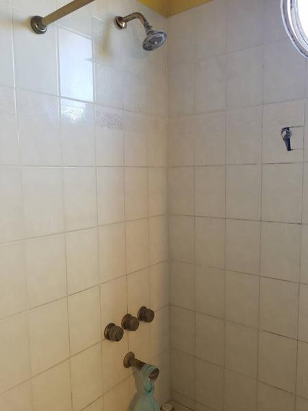 Importante Casa en Venta de 3 o 4 Dorm., Barrio Santa Rita. Granadero Baigorria a 2 Cuadras de 5